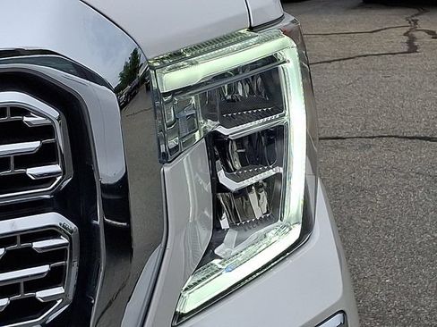 Used 2021 GMC Sierra 1500 Denali AWD/4WD image 9