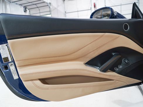 Used 2016 Ferrari California T RWD image 20