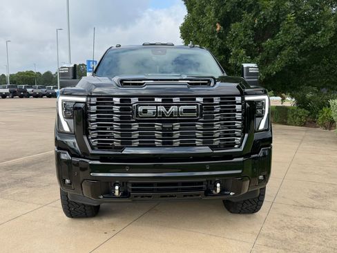 Used 2026 GMC Sierra 2500 Denali Ultimate w/ LPO, Black Badging Package AWD/4WD image 2