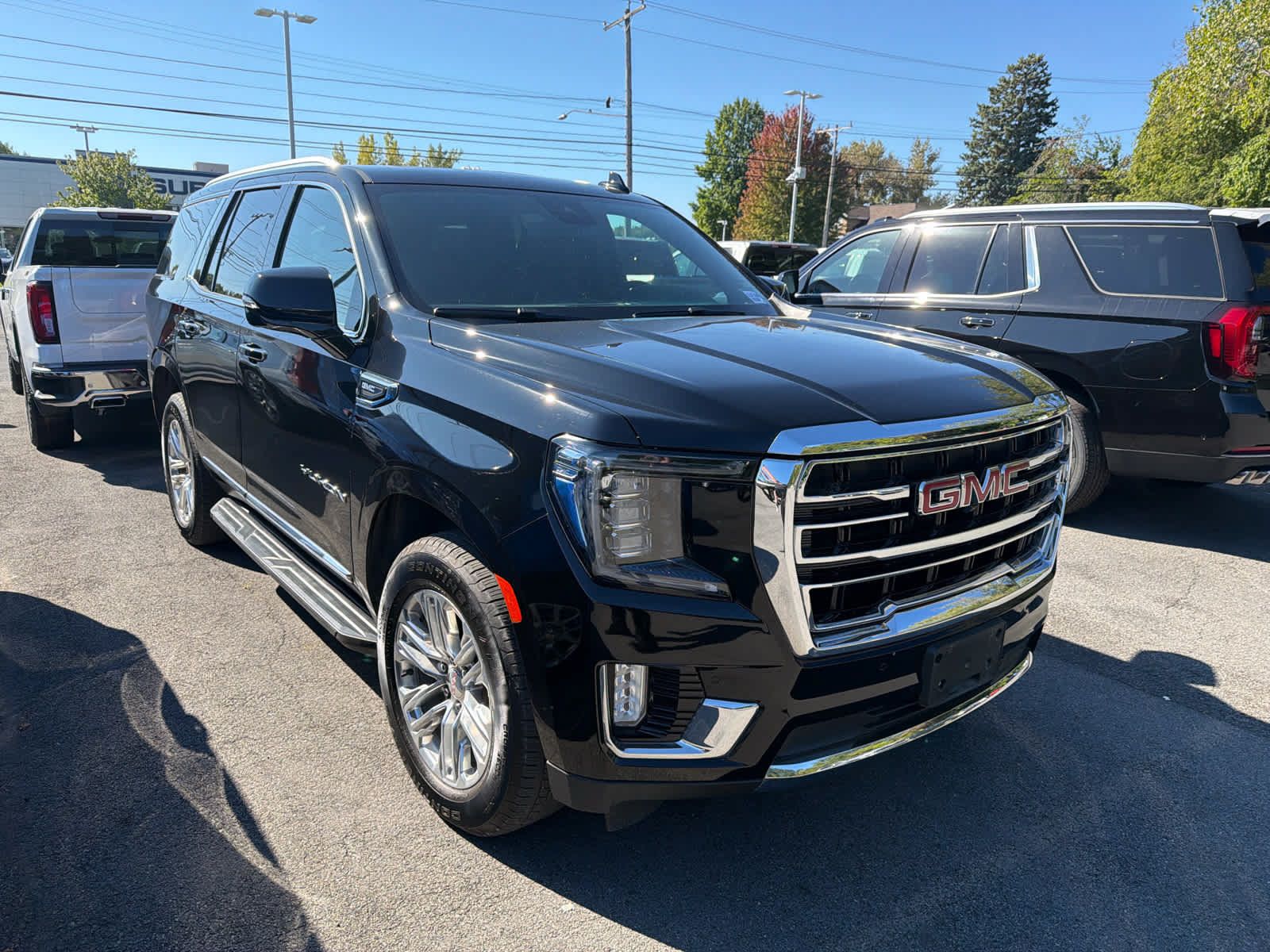 Used 2023 GMC Yukon SLT w/ SLT Premium Package AWD/4WD image 11