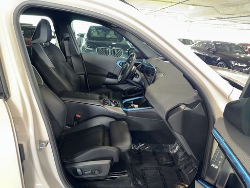 Used 2025 BMW X3 xDrive30i w/ Premium Package AWD/4WD image 10