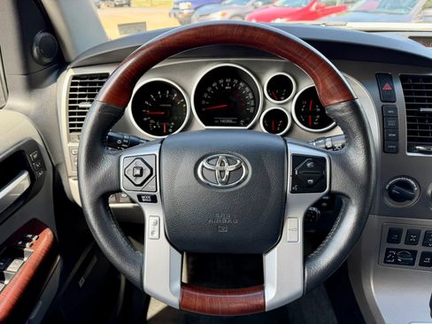 Used 2017 Toyota Sequoia Platinum AWD/4WD image 17