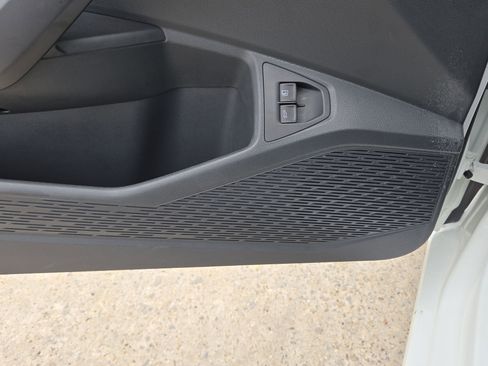 Used 2023 Volkswagen Jetta SE w/ Panoramic Sunroof Package image 14