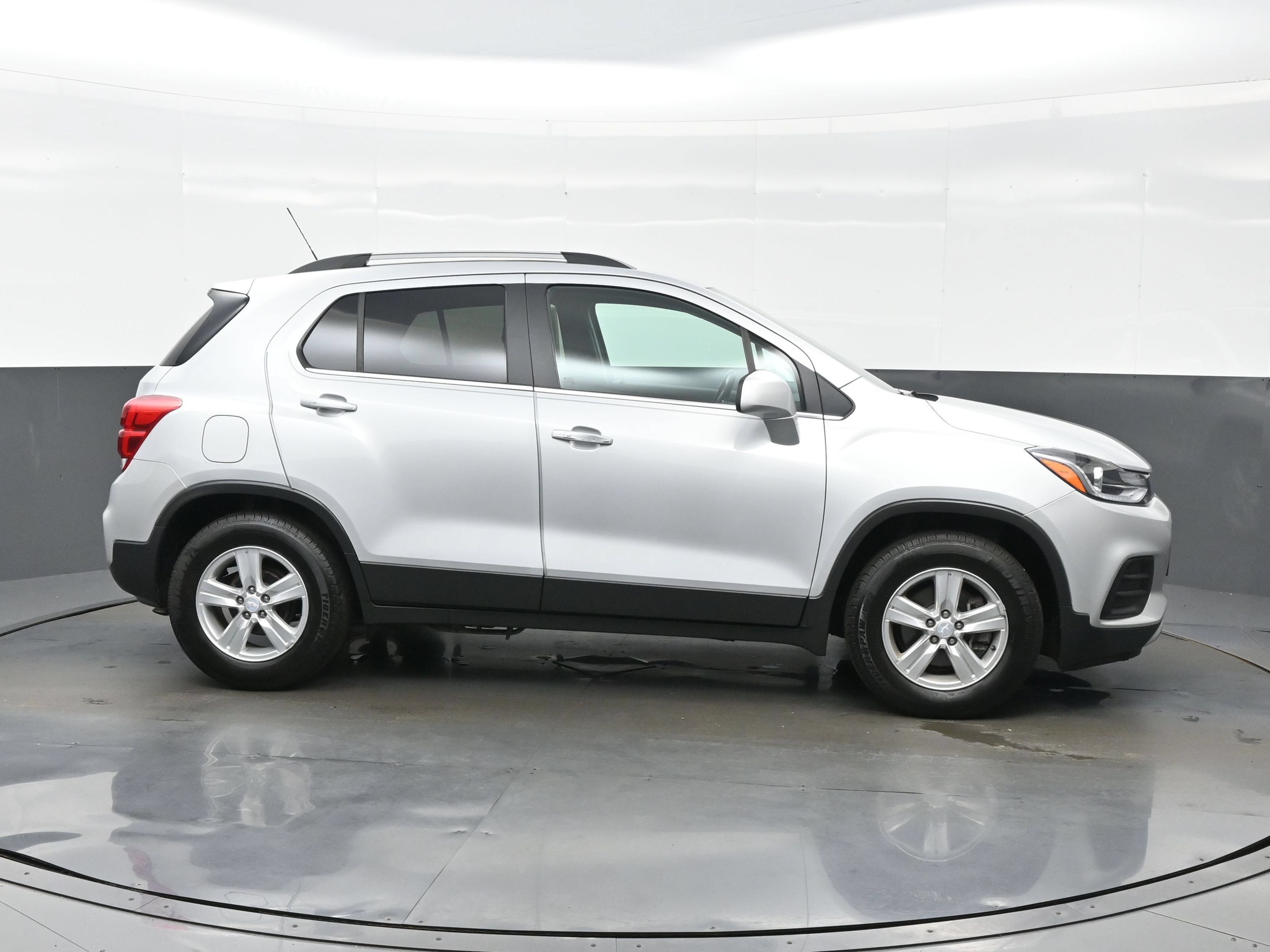 Used 2018 Chevrolet Trax LT w/ Driver Confidence Package FWD image 7