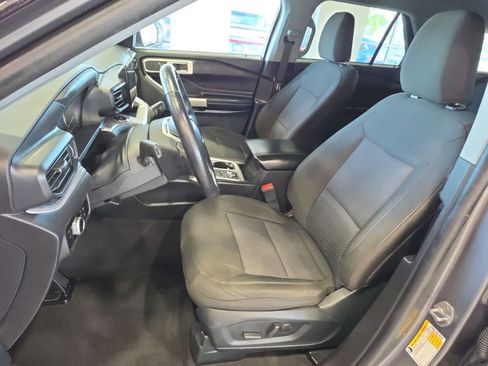 Used 2023 Ford Explorer XLT AWD/4WD image 14