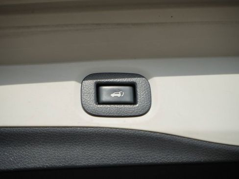 Used 2015 Nissan Rogue SL w/ SL Premium Package image 12