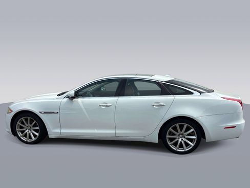 Used 2013 Jaguar XJ AWD image 5