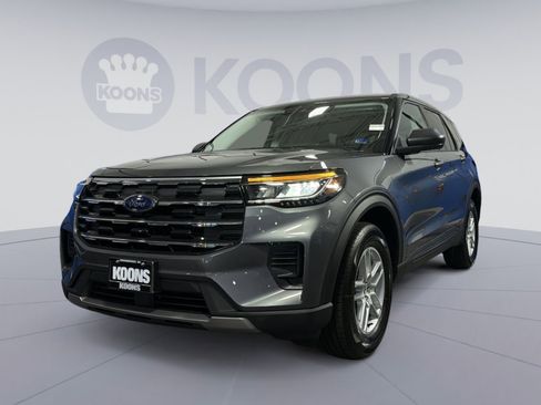 Used 2026 Ford Explorer Active AWD/4WD image 1