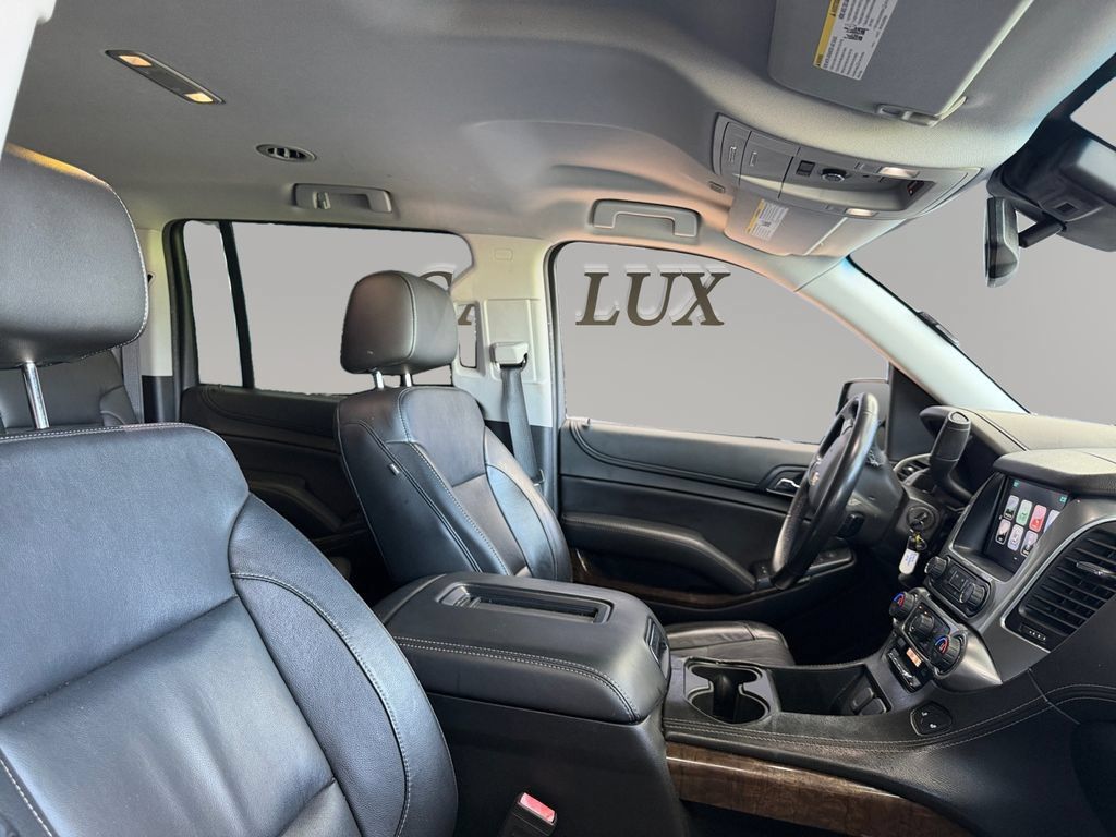 Used 2018 Chevrolet Suburban LT RWD image 15