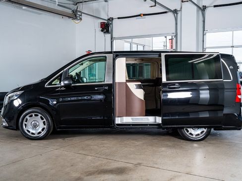 Used 2020 Mercedes-Benz Metris Passenger image 8