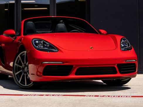 Certified 2023 Porsche 718 Boxster RWD image 9