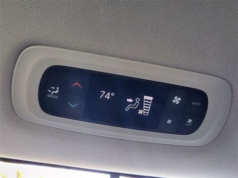 Certified 2024 Chrysler Pacifica Touring-L image 29