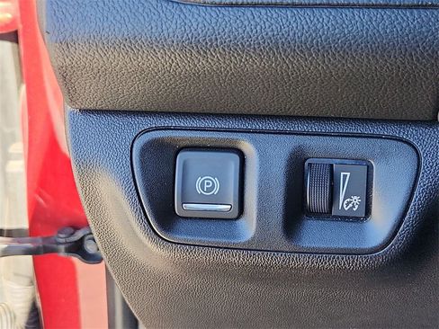 Used 2023 GMC Acadia SLE w/ Driver Convenience Package image 17