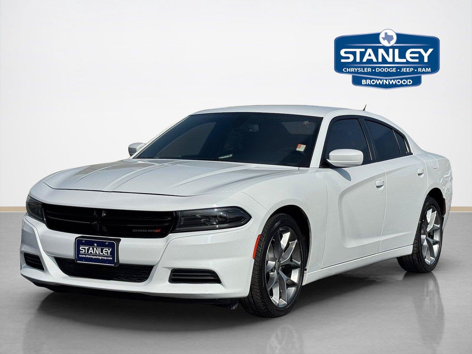 Used 2022 Dodge Charger SXT w/ Plus Group RWD image 3