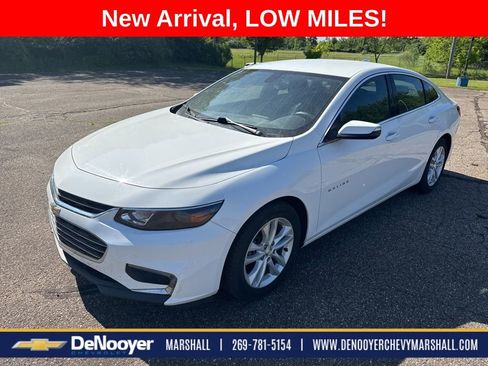 Used 2017 Chevrolet Malibu LT FWD image 1