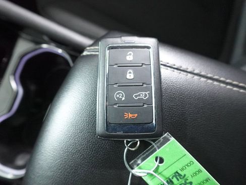 Used 2022 Jeep Grand Cherokee Laredo w/ Luxury Tech Group I image 32