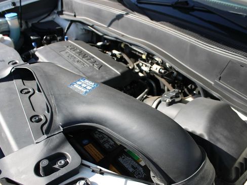 Used 2015 Honda Pilot Touring image 36