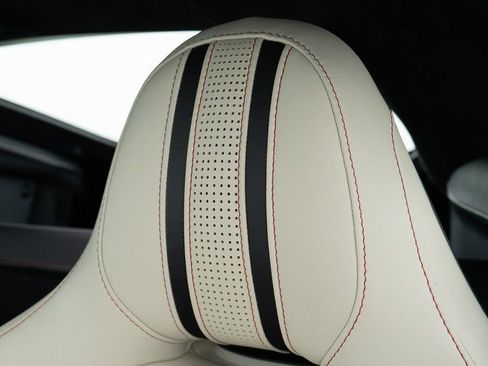 Used 2023 Aston Martin V8 Vantage Coupe image 4
