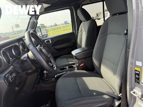 Used 2020 Jeep Gladiator Sport w/ Quick Order Package 24S AWD/4WD image 12