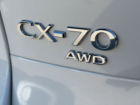 Used 2025 MAZDA CX-70 Plug-In Hybrid w/ Premium Pkg image 11