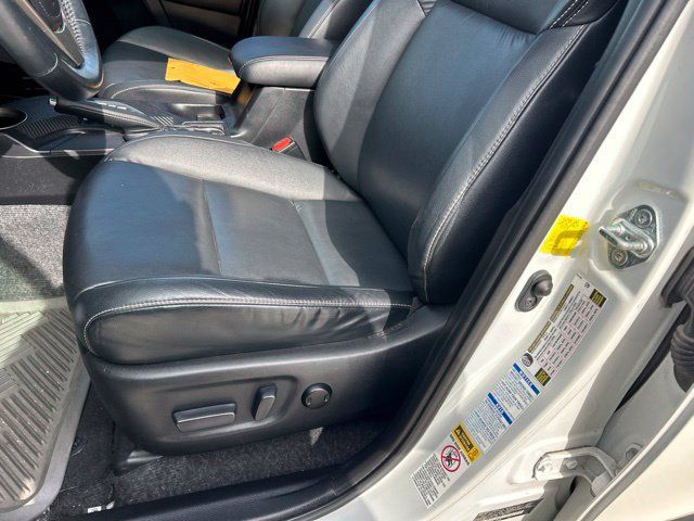 Used 2014 Toyota RAV4 Limited AWD/4WD image 12