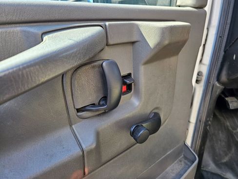 Used 2014 Chevrolet Express 3500 Extended w/ Chrome Appearance Package image 15