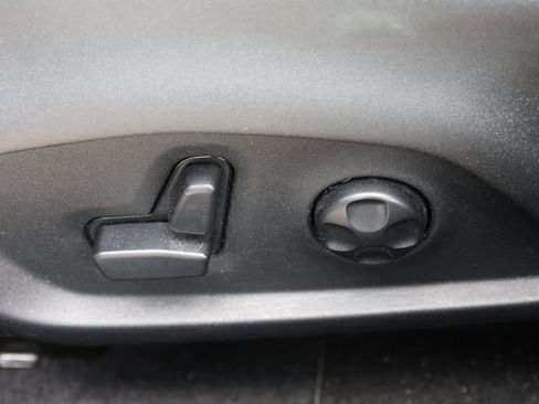 Used 2018 Jeep Compass Limited w/ Navigation Group image 17