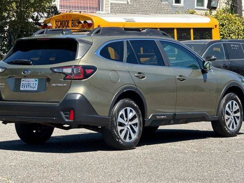 Used 2021 Subaru Outback Premium AWD/4WD image 3