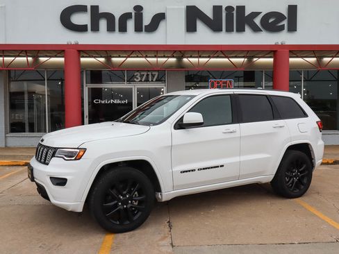 Used 2022 Jeep Grand Cherokee Laredo X AWD/4WD image 1