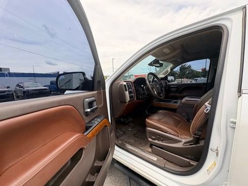 Used 2017 Ford F150 Lariat w/ Equipment Group 502A Luxury AWD/4WD image 62