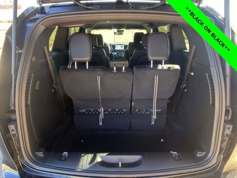 New 2026 Chrysler Pacifica Select w/ S Appearance Package image 9