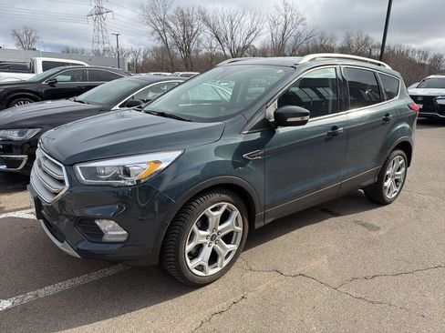 Used 2019 Ford Escape Titanium image 2