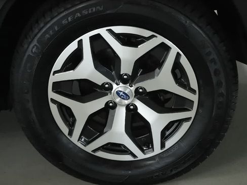 Certified 2024 Subaru Forester Premium AWD/4WD image 40