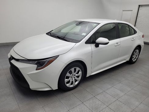 Used 2022 Toyota Corolla LE FWD image 2
