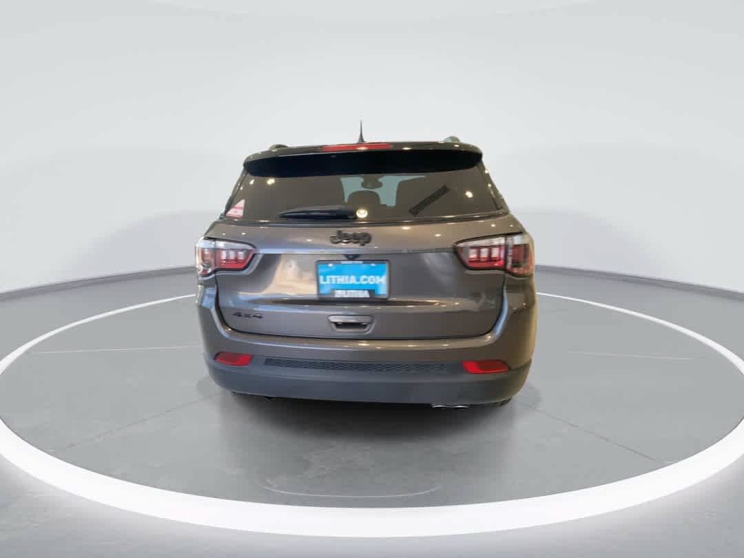 Used 2022 Jeep Compass Latitude AWD/4WD image 7