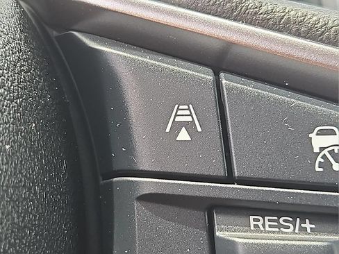 Used 2025 Subaru Outback AWD/4WD image 25
