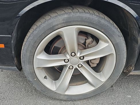 Used 2016 Dodge Challenger R/T image 4