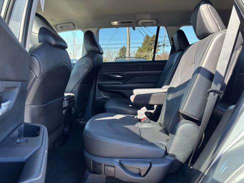 Used 2024 Toyota Grand Highlander Limited image 18