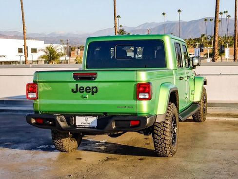 New 2025 Jeep Gladiator Sport image 9