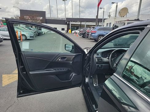 Used 2017 Honda Accord Sport Special Edition image 12