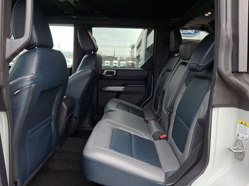 Used 2023 Ford Bronco Outer Banks w/ Sasquatch Package image 10