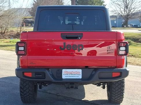 Used 2024 Jeep Gladiator Overland AWD/4WD image 5