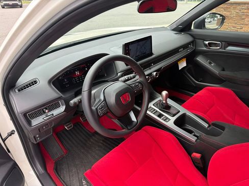 Used 2024 Honda Civic Type R image 4