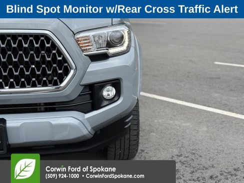 Used 2019 Toyota Tacoma TRD Sport w/ Technology Package image 8