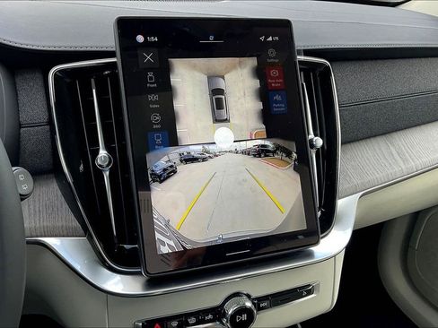 New 2026 Volvo XC90 B5 Ultra w/ Protection Package Premier image 24