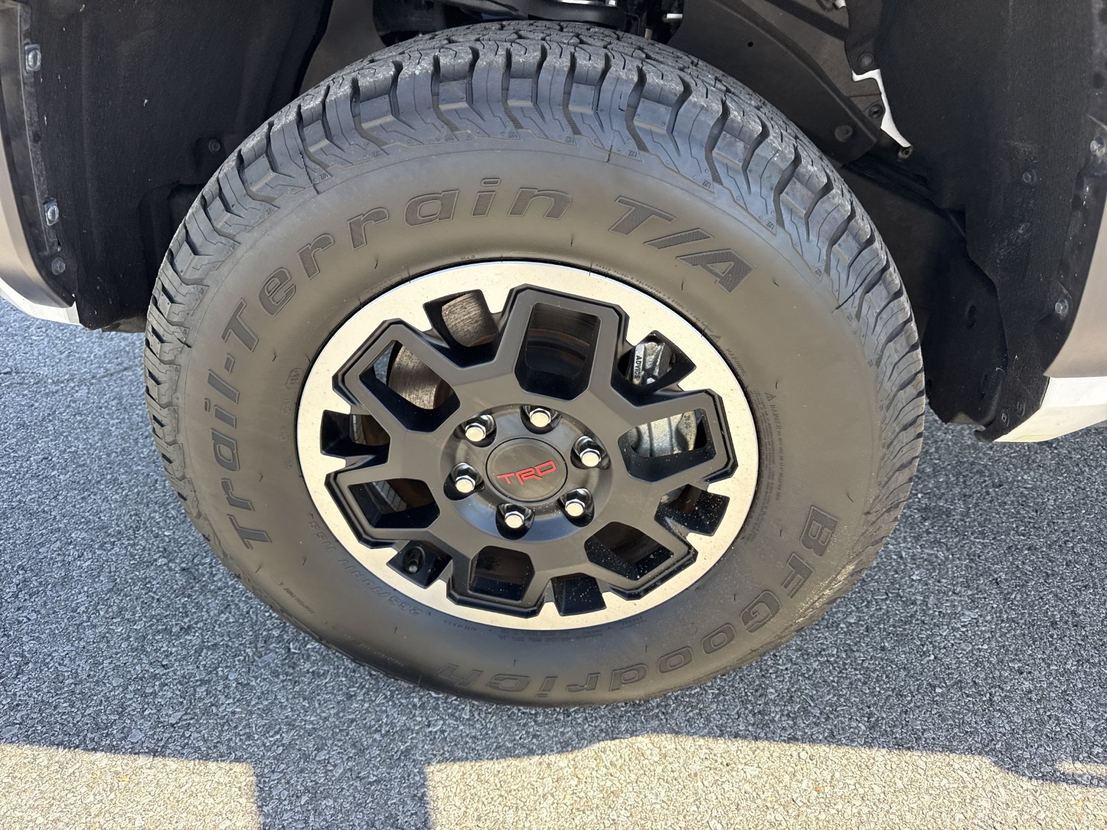 Used 2025 Toyota Tacoma TRD Off-Road AWD/4WD image 39