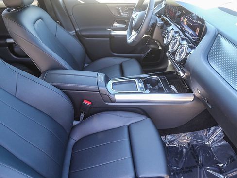 Certified 2025 Mercedes-Benz GLA 250 4MATIC image 15