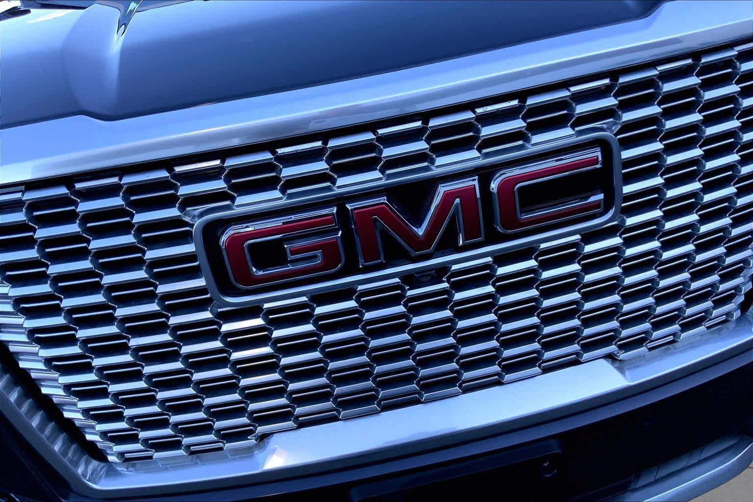Used 2023 GMC Yukon XL Denali AWD/4WD image 32
