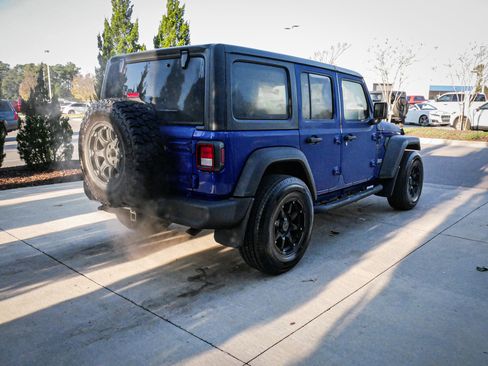 Used 2018 Jeep Wrangler Unlimited Sport image 10