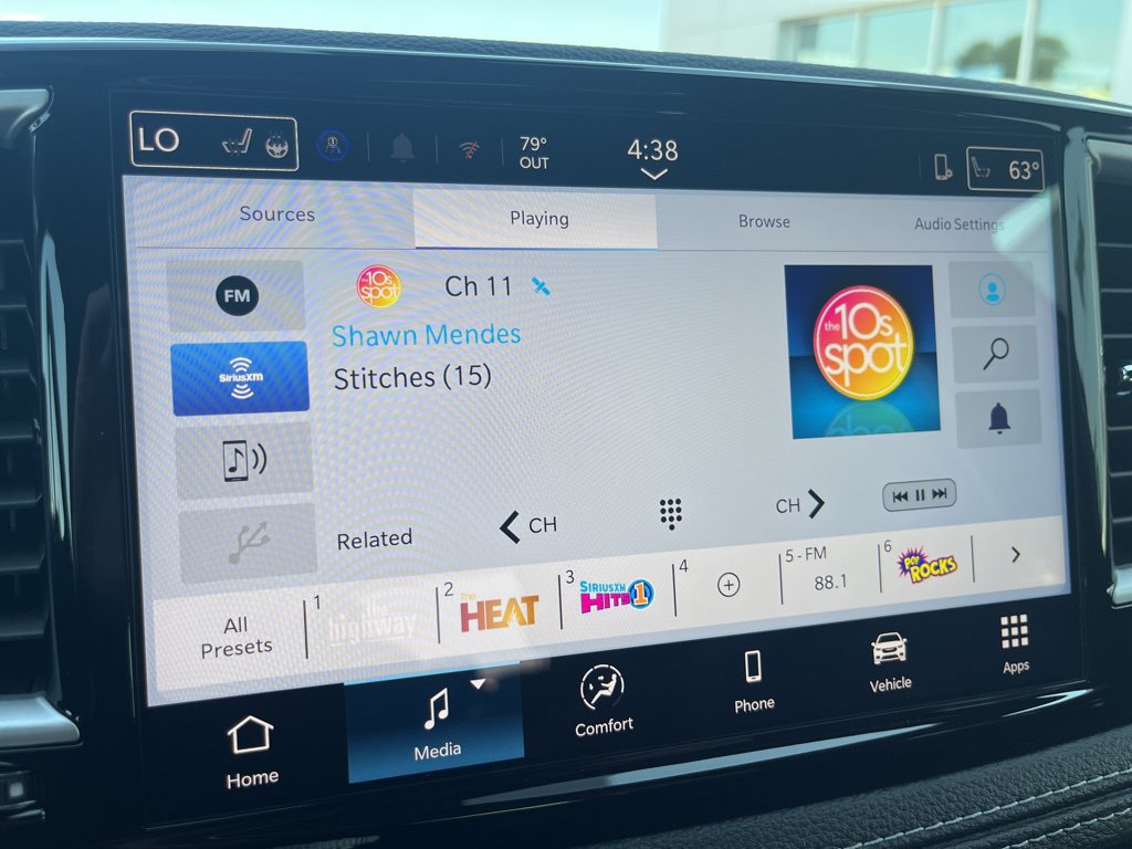 New 2025 Chrysler Pacifica Select AWD/4WD image 13